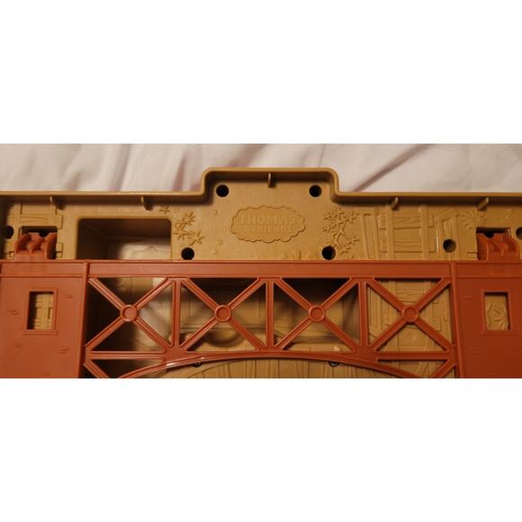 Thomas & Friends Sodor Take Along Playset w Thomas The Train Engine Portable - Picture 8 of 16